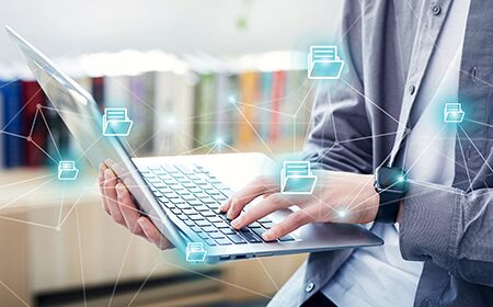 十二部委推新型户籍制度2020年有家有业可就地落户